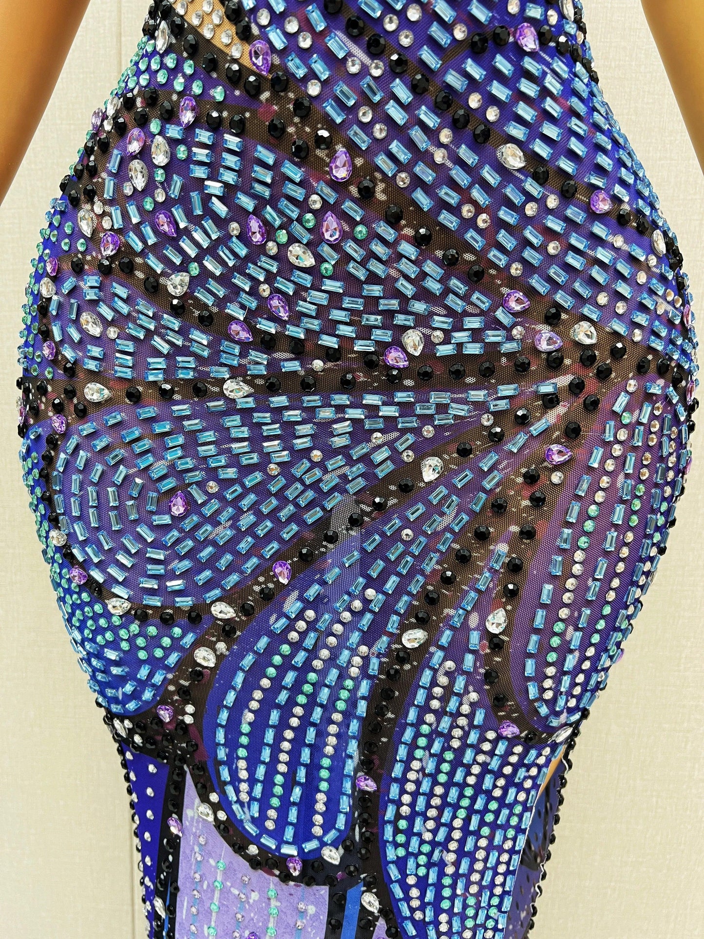 Suspender dress with sparkling diamond print fashionable slit slim fit