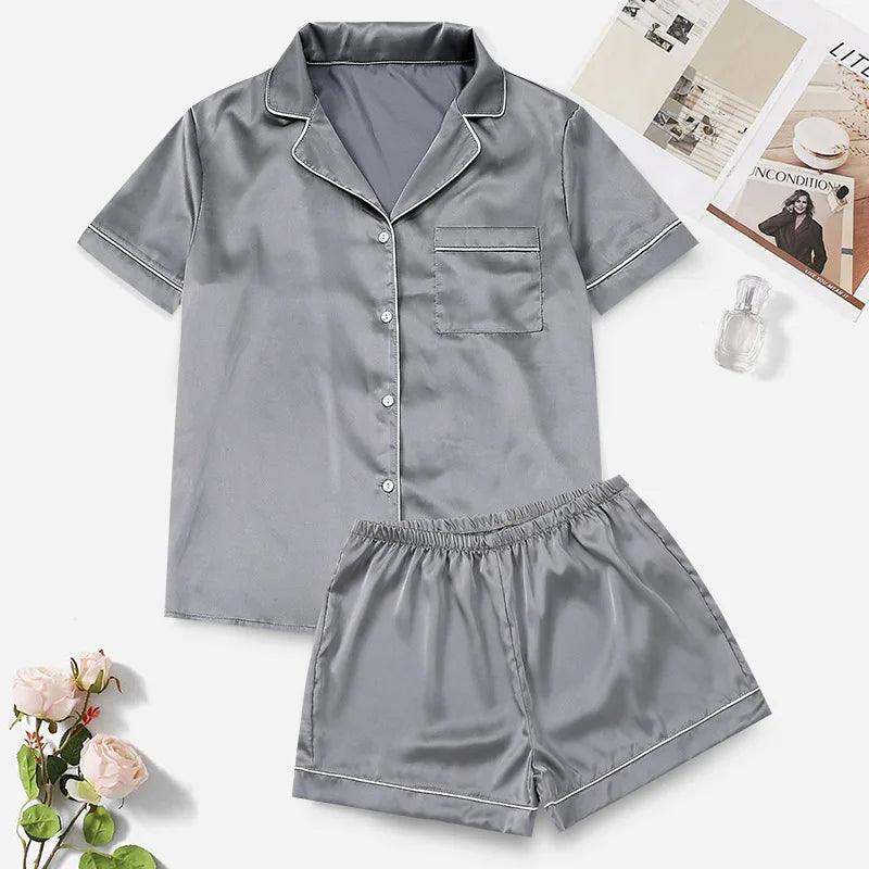 طقم بيجامات ساتان نسائي