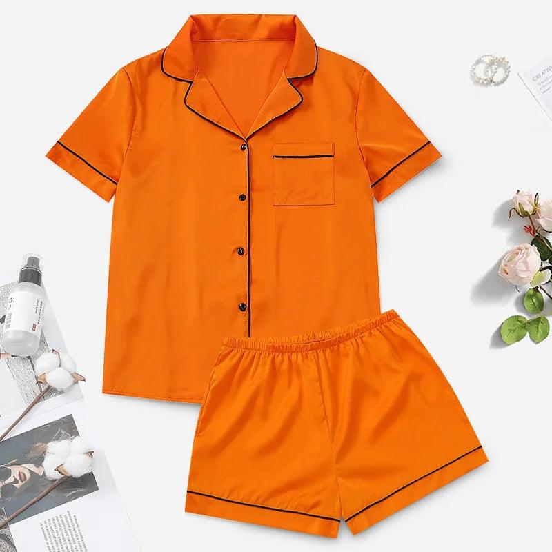 طقم بيجامات ساتان نسائي