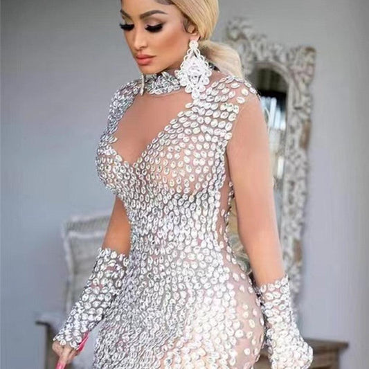 فستان كوكتيل مثير مزين بالترتر بتصميم مثير