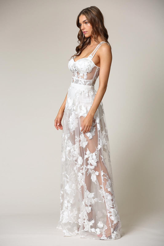 Elegant Embroidered Lace Dress - 43% Off at Rose Paulino